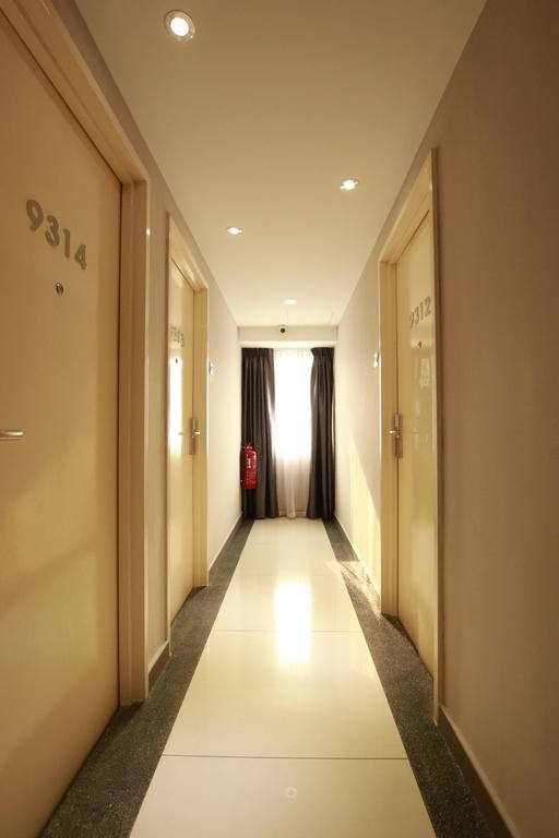 Hotel 99 Pusat Bandar Puchong Kültér fotó