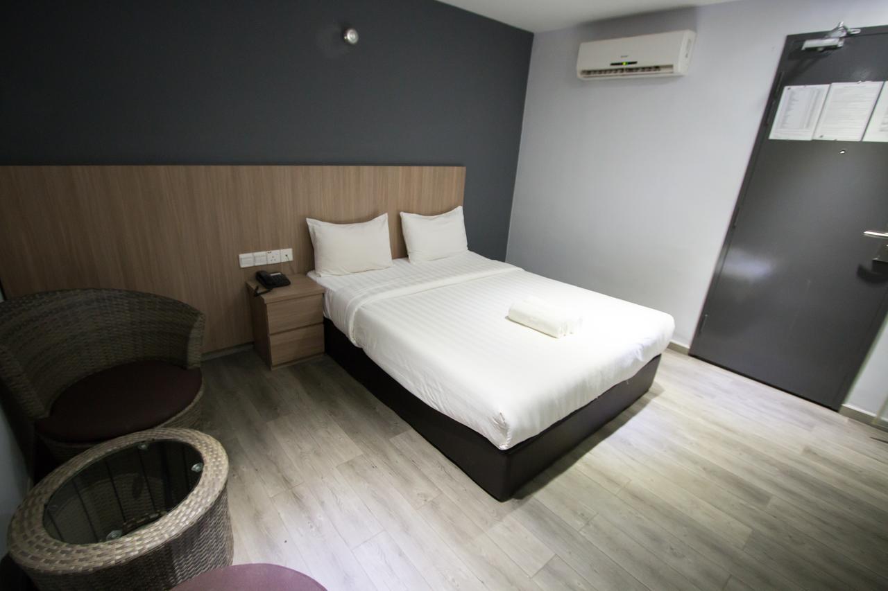 Hotel 99 Pusat Bandar Puchong Kültér fotó