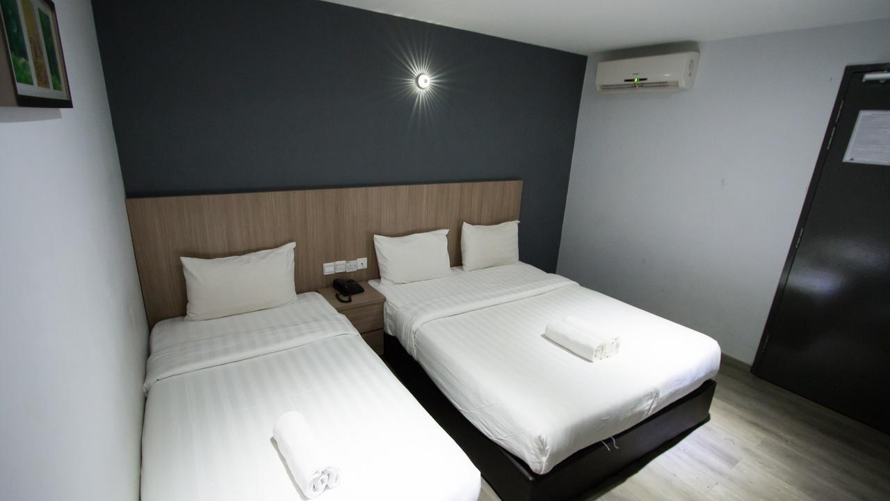 Hotel 99 Pusat Bandar Puchong Kültér fotó