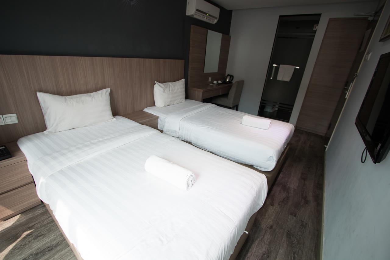Hotel 99 Pusat Bandar Puchong Kültér fotó