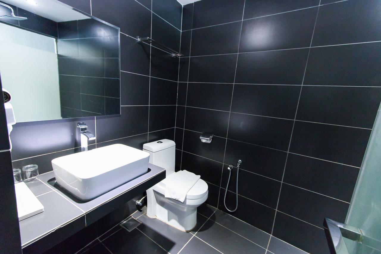 Hotel 99 Pusat Bandar Puchong Kültér fotó