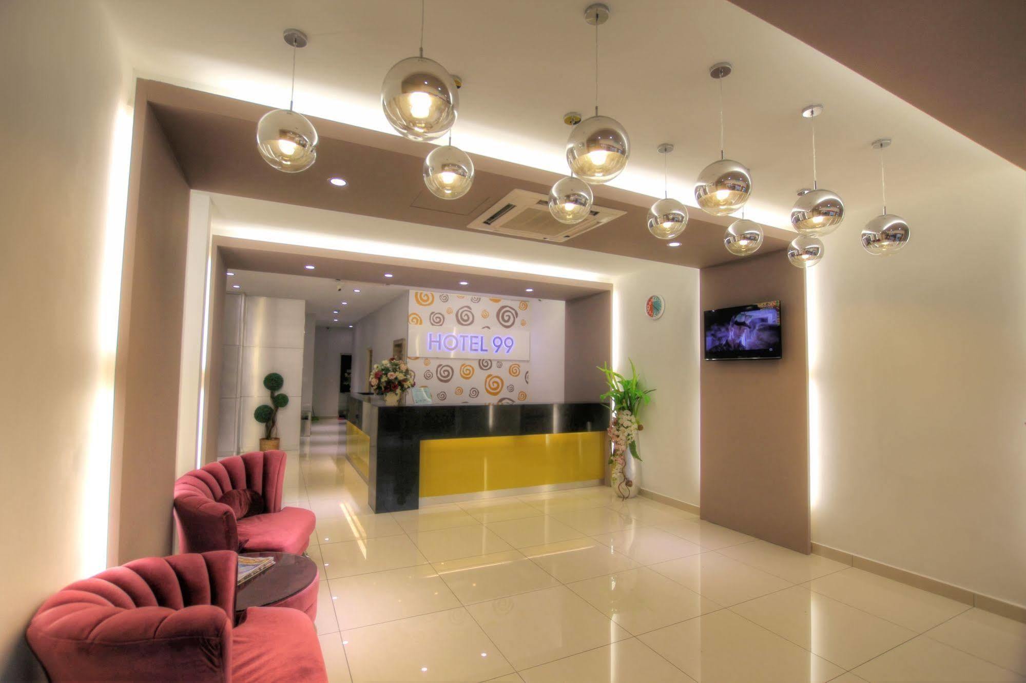 Hotel 99 Pusat Bandar Puchong Kültér fotó