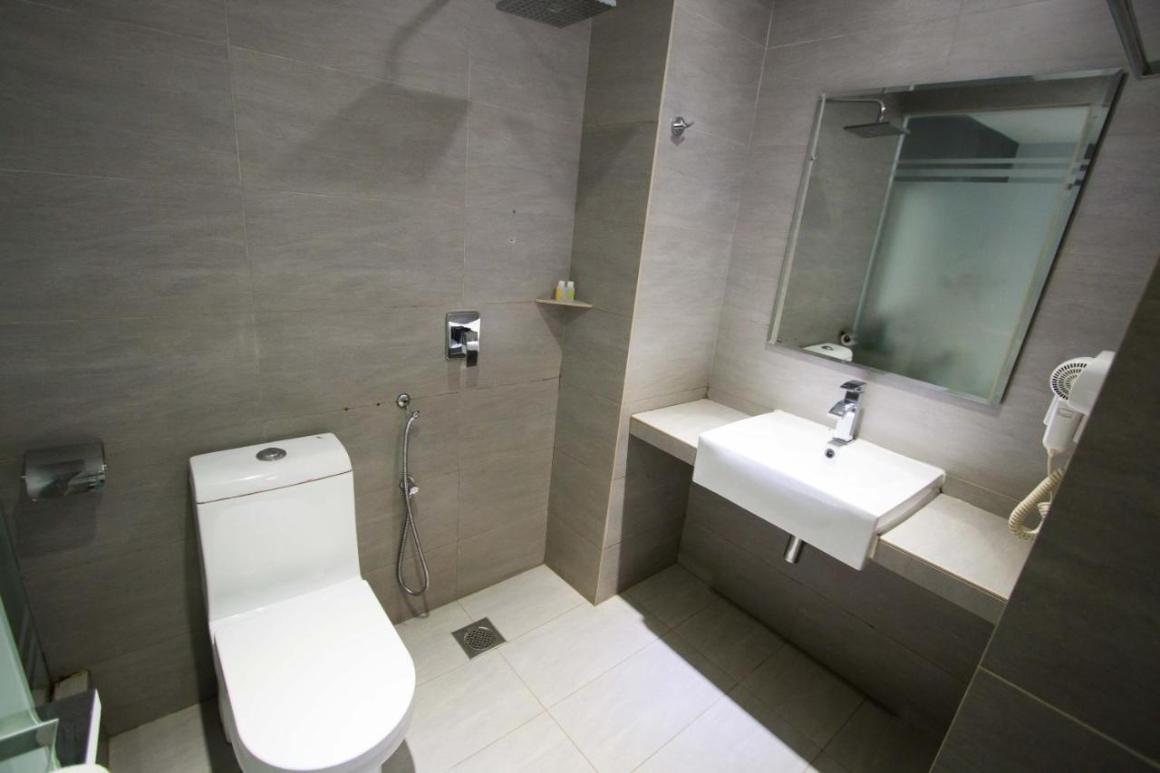 Hotel 99 Pusat Bandar Puchong Kültér fotó