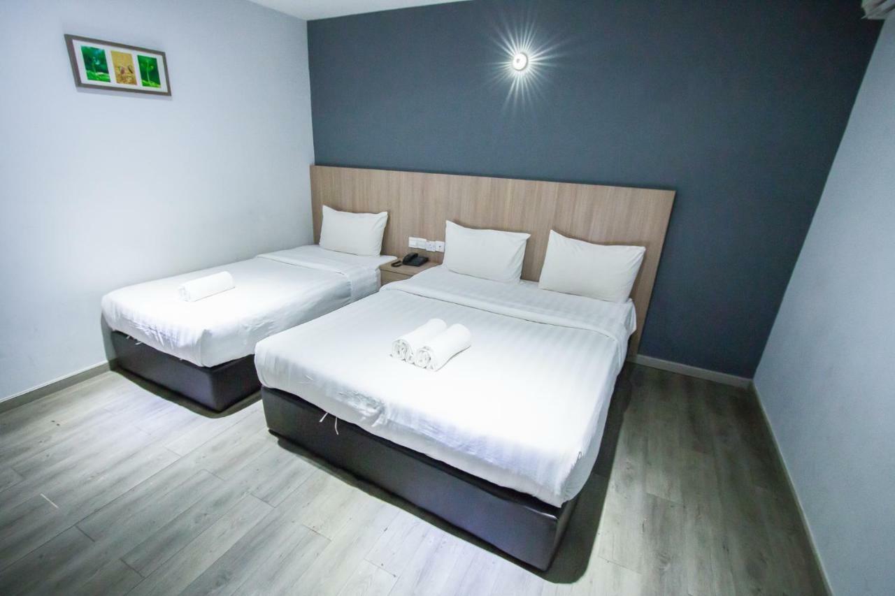 Hotel 99 Pusat Bandar Puchong Kültér fotó